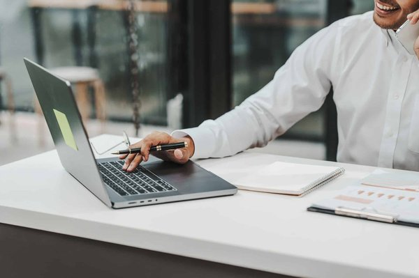 What Are the Strategies for UK Independent Musicians to License Their Music?