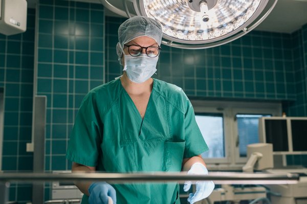 Discover stylish and eco-friendly scrub caps for healthcare